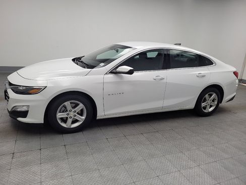 Used 2022 Chevrolet Malibu LS FWD image 2