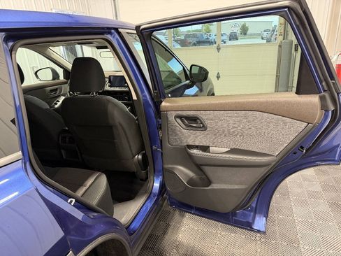 Used 2022 Nissan Rogue S AWD/4WD image 12