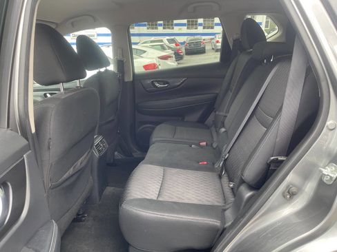 Used 2018 Nissan Rogue SV AWD/4WD image 21