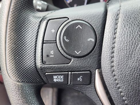 Used 2018 Toyota RAV4 LE w/ All Weather Liner Package AWD/4WD image 21