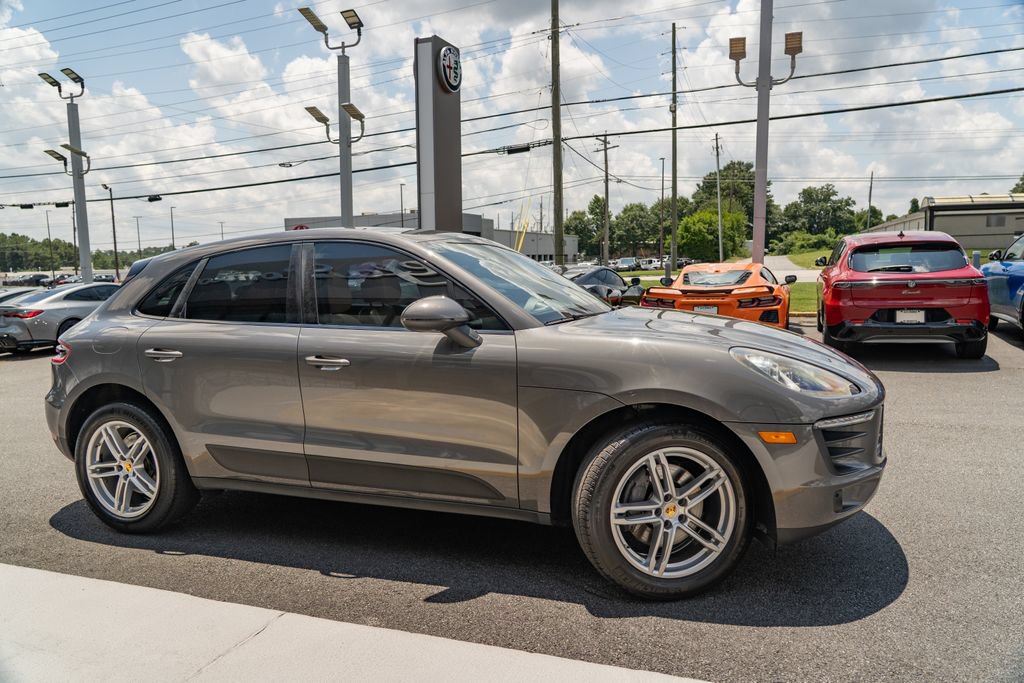 Used 2018 Porsche Macan AWD/4WD image 10