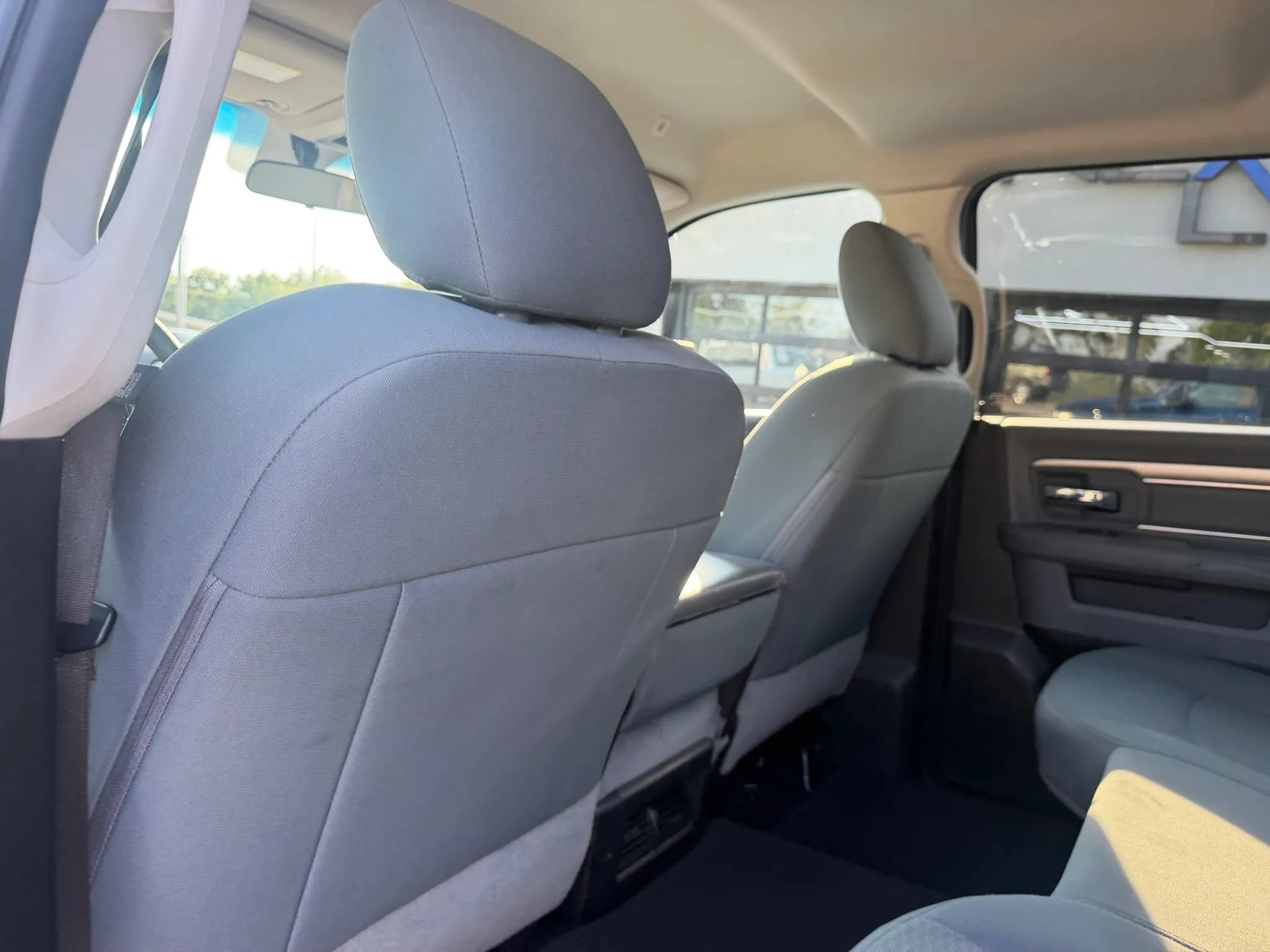 Used 2020 RAM 1500 Classic SLT AWD/4WD image 37