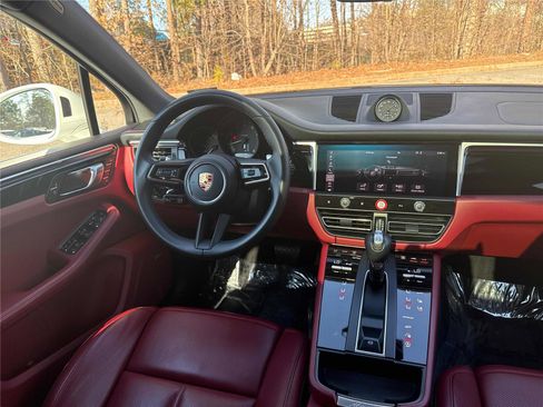 Used 2024 Porsche Macan w/ Premium Plus Package image 13