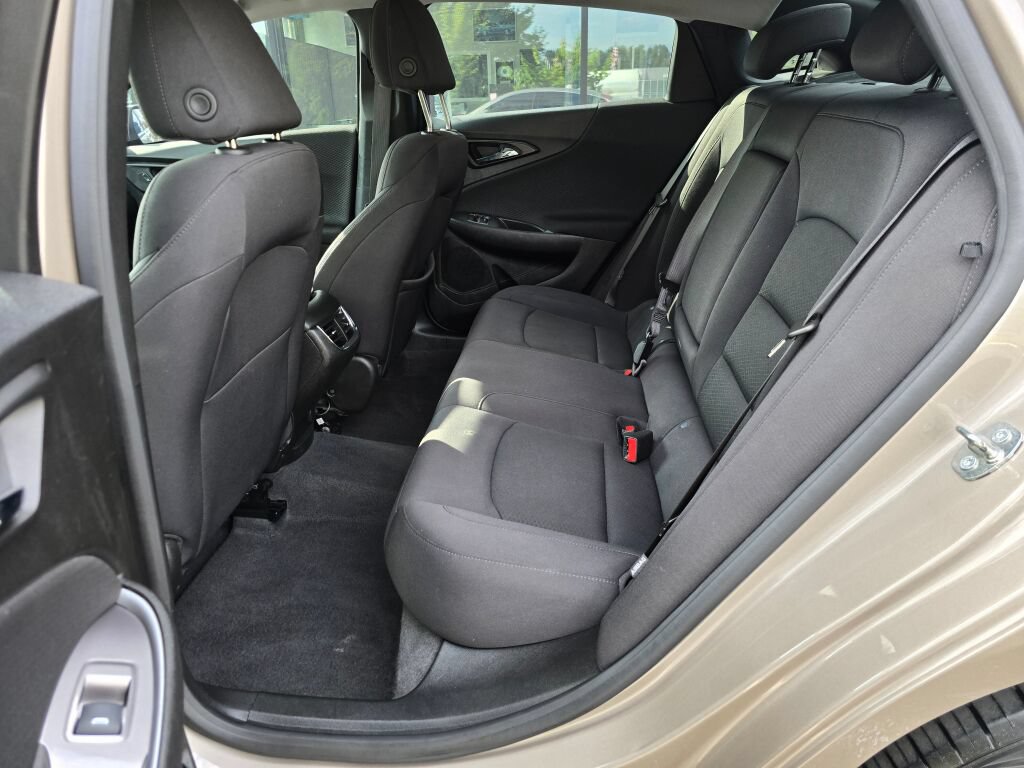 Used 2023 Chevrolet Malibu LT FWD image 12