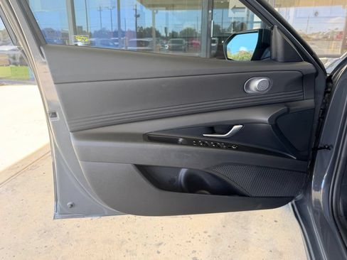 Used 2024 Hyundai Elantra SEL w/ Convenience Package FWD image 11