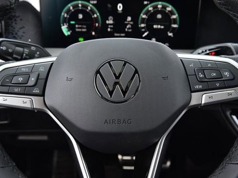 New 2026 Volkswagen Tiguan SE R-Line image 18