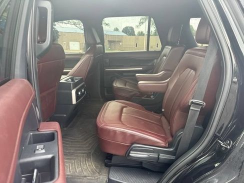 Used 2023 Ford Expedition Limited AWD/4WD image 14