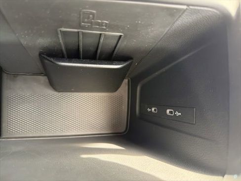 New 2026 Volkswagen Tiguan SE AWD/4WD image 13