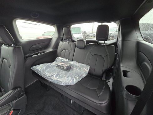 New 2026 Chrysler Voyager LX FWD image 21