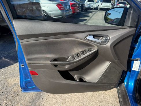 Used 2018 Ford Focus SE FWD image 10