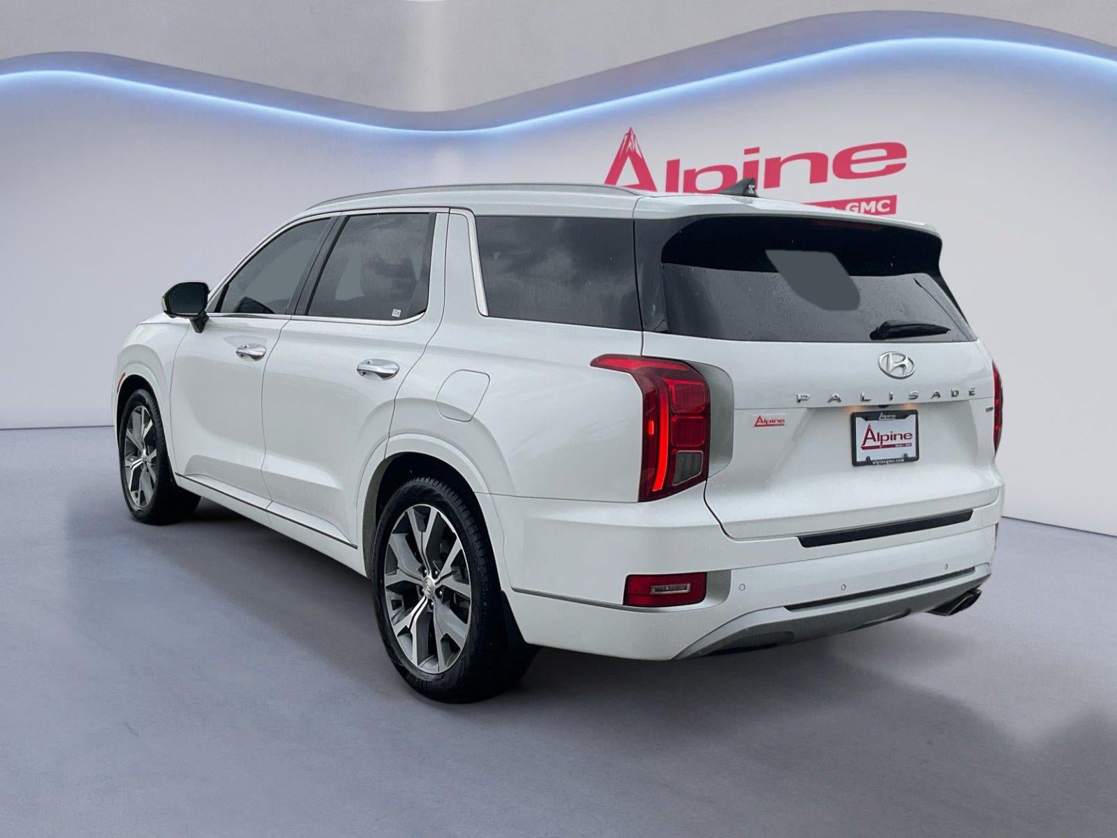 Used 2022 Hyundai Palisade Limited w/ Winter Package AWD/4WD image 3