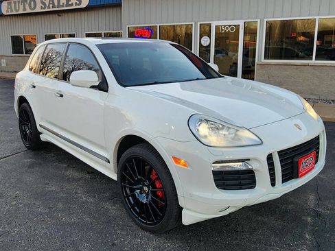 Used 2010 Porsche Cayenne GTS image 13