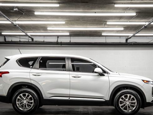 Used 2019 Hyundai Santa Fe SE image 6