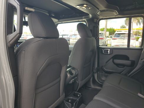 Used 2021 Jeep Wrangler Unlimited Sport AWD/4WD image 13