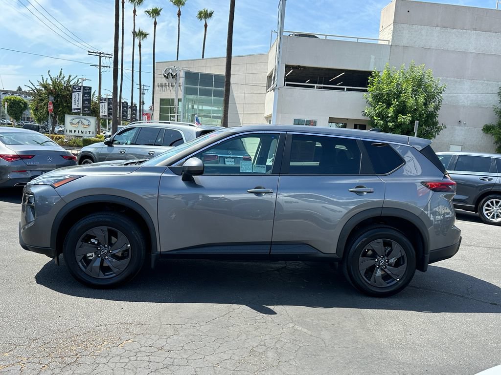 Used 2026 Nissan Rogue SV FWD image 3