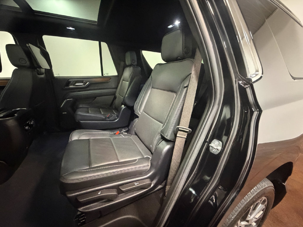 Used 2025 GMC Yukon Denali w/ Denali Reserve Package AWD/4WD image 8