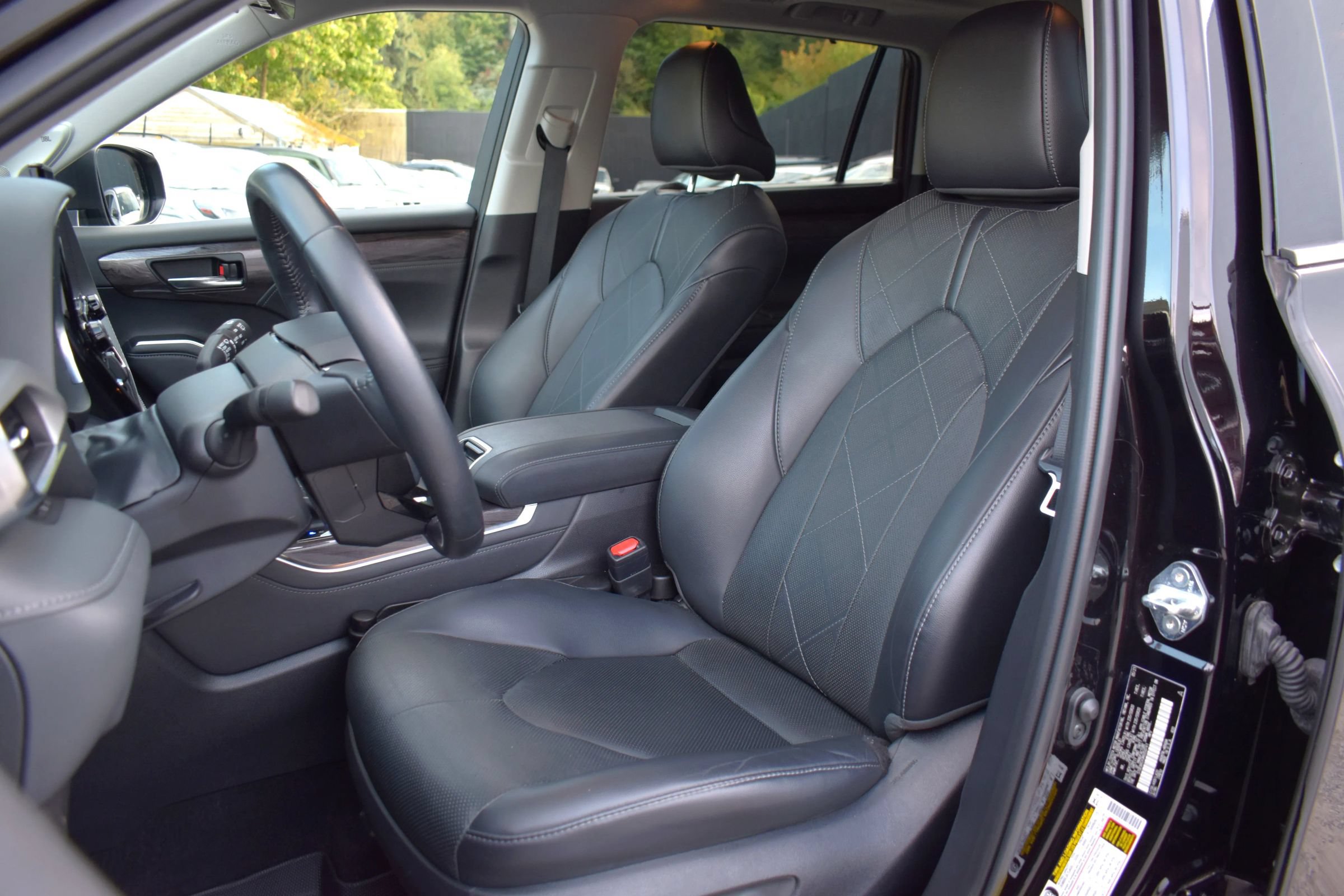 Used 2021 Toyota Highlander Platinum AWD/4WD image 11