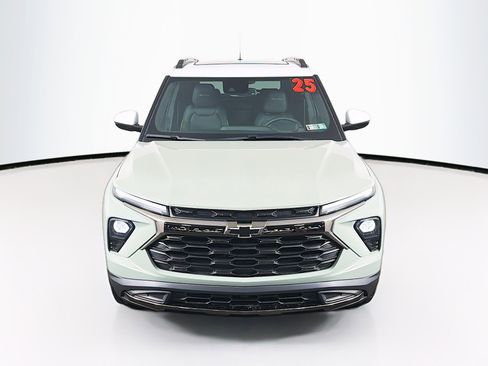 Used 2025 Chevrolet TrailBlazer ACTIV w/ Convenience Package image 3