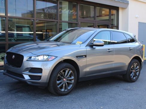 Used 2020 Jaguar F-PACE Premium image 2