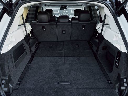 Used 2024 Land Rover Range Rover Long Wheelbase SE image 15