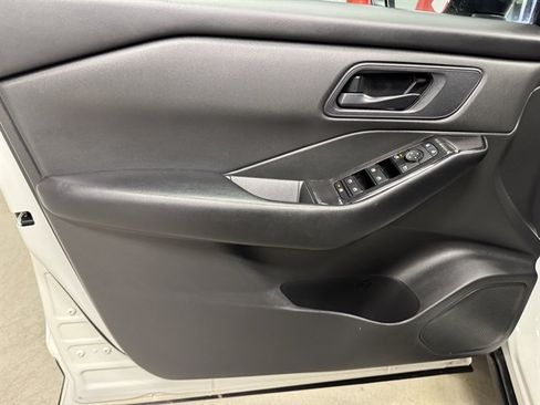 Used 2024 Nissan Rogue S AWD/4WD image 14