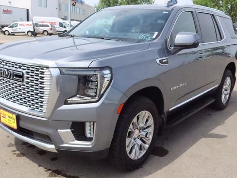 Used 2022 GMC Yukon Denali AWD/4WD image 3