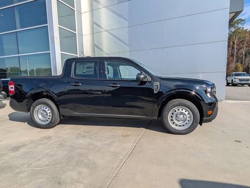 New 2025 Ford Maverick XL image 3