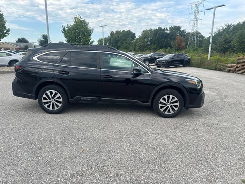 Used 2022 Subaru Outback Premium AWD/4WD image 5