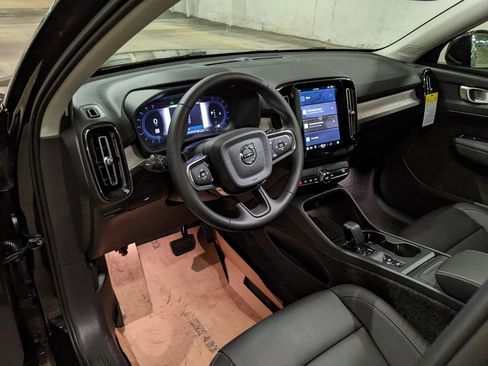 New 2025 Volvo XC40 B5 Core w/ Protection Package Premier image 8