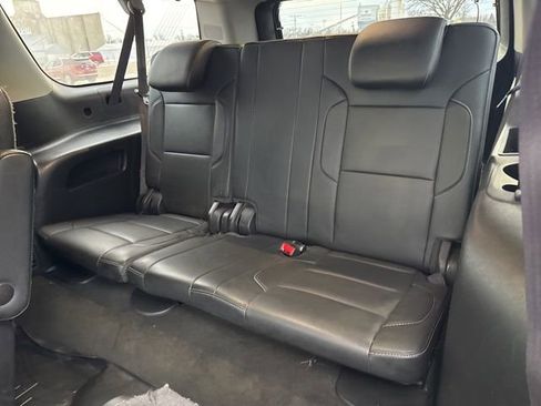 Used 2017 Chevrolet Suburban LT w/ Luxury Package image 28
