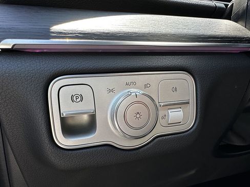 Certified 2025 Mercedes-Benz GLE 450 4MATIC image 35