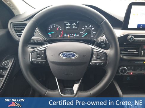 Used 2022 Ford Escape SE w/ Cold Weather Package image 2