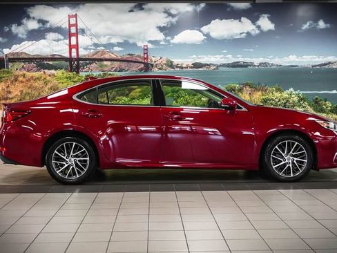 Used 2016 Lexus ES 350 w/ Navigation System Package FWD image 5