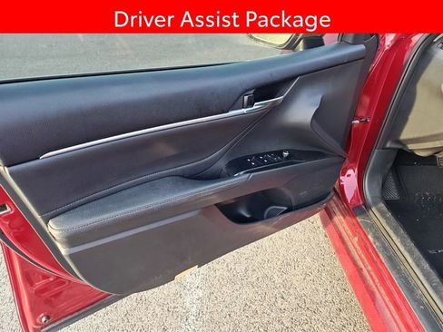 Used 2018 Toyota Camry XLE w/ Audio Package FWD image 5