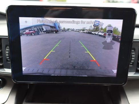 Used 2020 Ford Explorer XLT w/ Equipment Group 202A AWD/4WD image 10