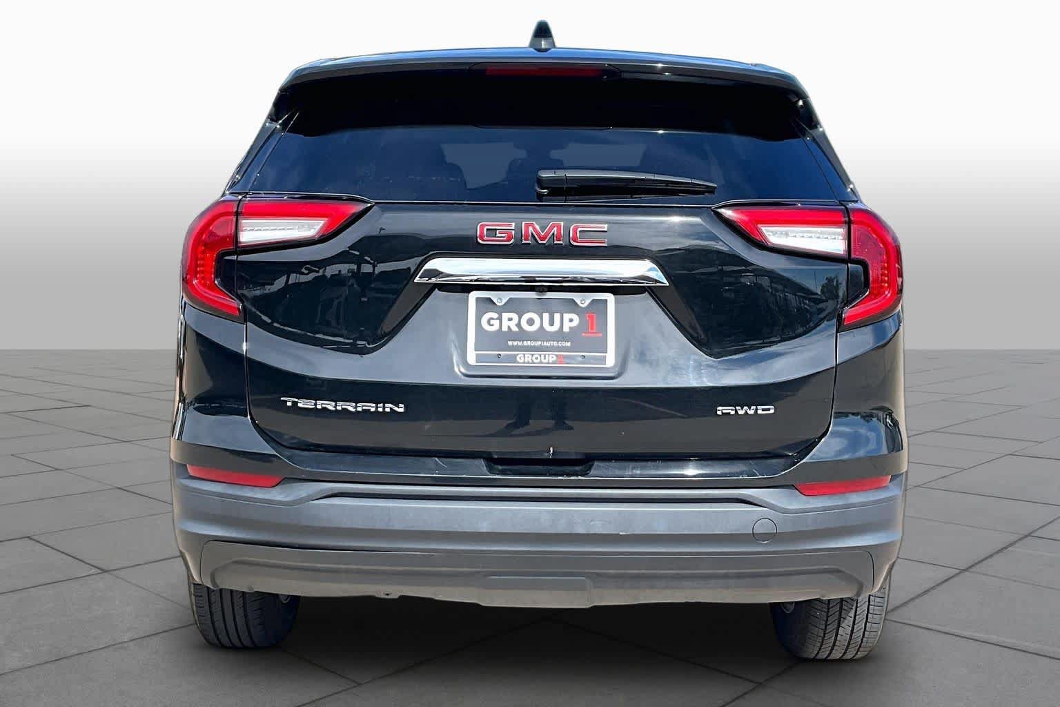 Used 2024 GMC Terrain SLE AWD/4WD image 5