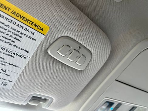 Used 2025 Ford Explorer Active w/ Active Comfort Package RWD image 22