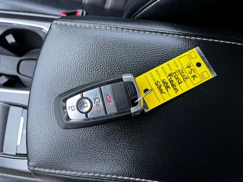 Used 2018 Ford Fusion SE w/ Equipment Group 201A image 46