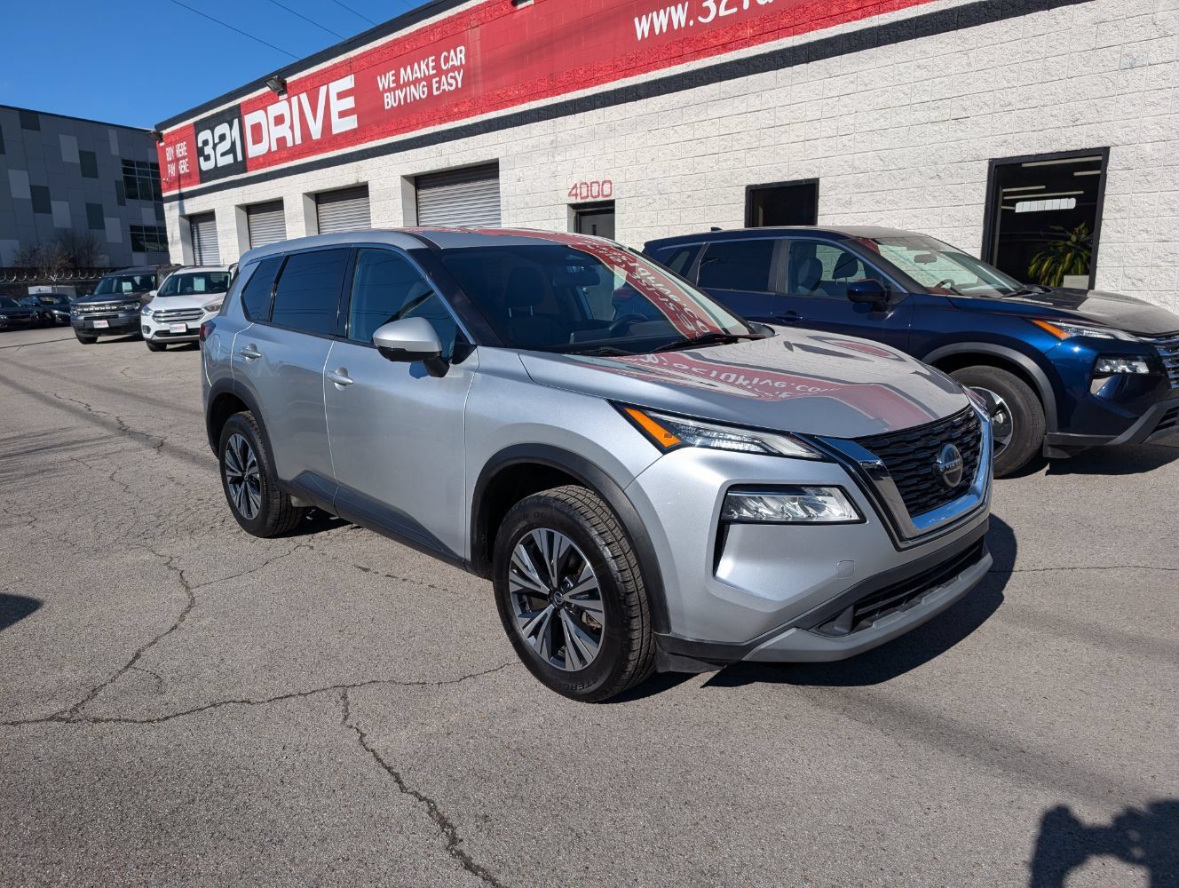 Used 2021 Nissan Rogue SV FWD image 4