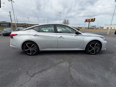 Used 2023 Nissan Altima 2.5 SR image 9