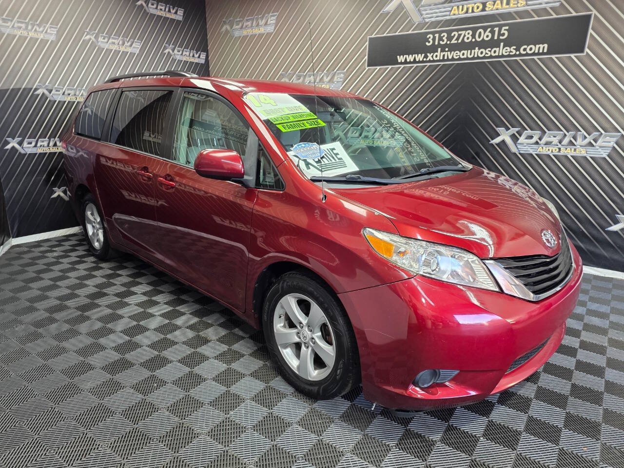 Used 2014 Toyota Sienna LE FWD image 8