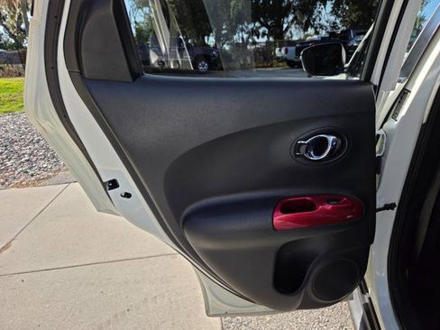 Used 2015 Nissan Juke SV w/ Technology Package image 32