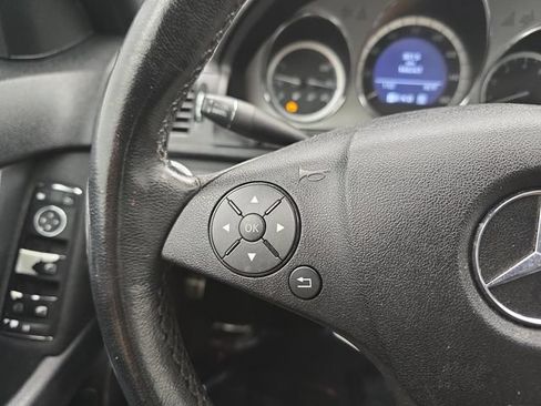 Used 2009 Mercedes-Benz C 300 Sedan image 18