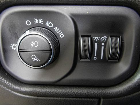 New 2026 RAM 1500 Laramie AWD/4WD image 37