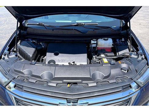 Used 2022 Chevrolet Traverse LS AWD/4WD image 12
