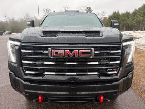 Used 2025 GMC Sierra 2500 AT4 w/ AT4 Premium Plus Package image 2