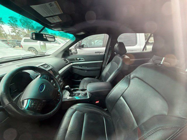 Used 2016 Ford Explorer XLT w/ Equipment Group 202A AWD/4WD image 7