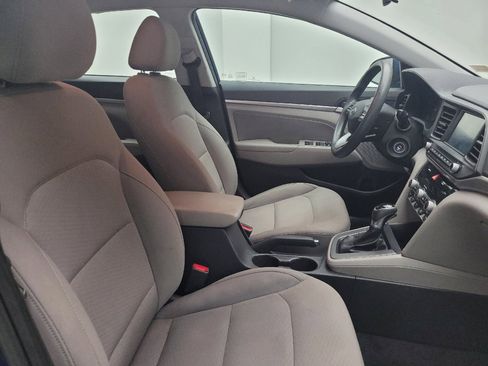 Used 2020 Hyundai Elantra SEL FWD image 21