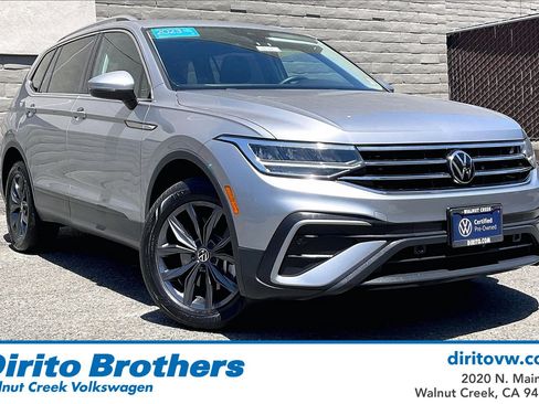 Certified 2023 Volkswagen Tiguan SE w/ Panoramic Sunroof Package FWD image 1
