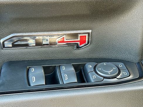 Used 2024 GMC Sierra 1500 AT4 w/ Technology Package image 18